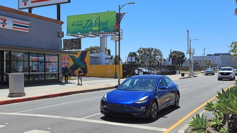 Sepulveda & Lincoln (NF)