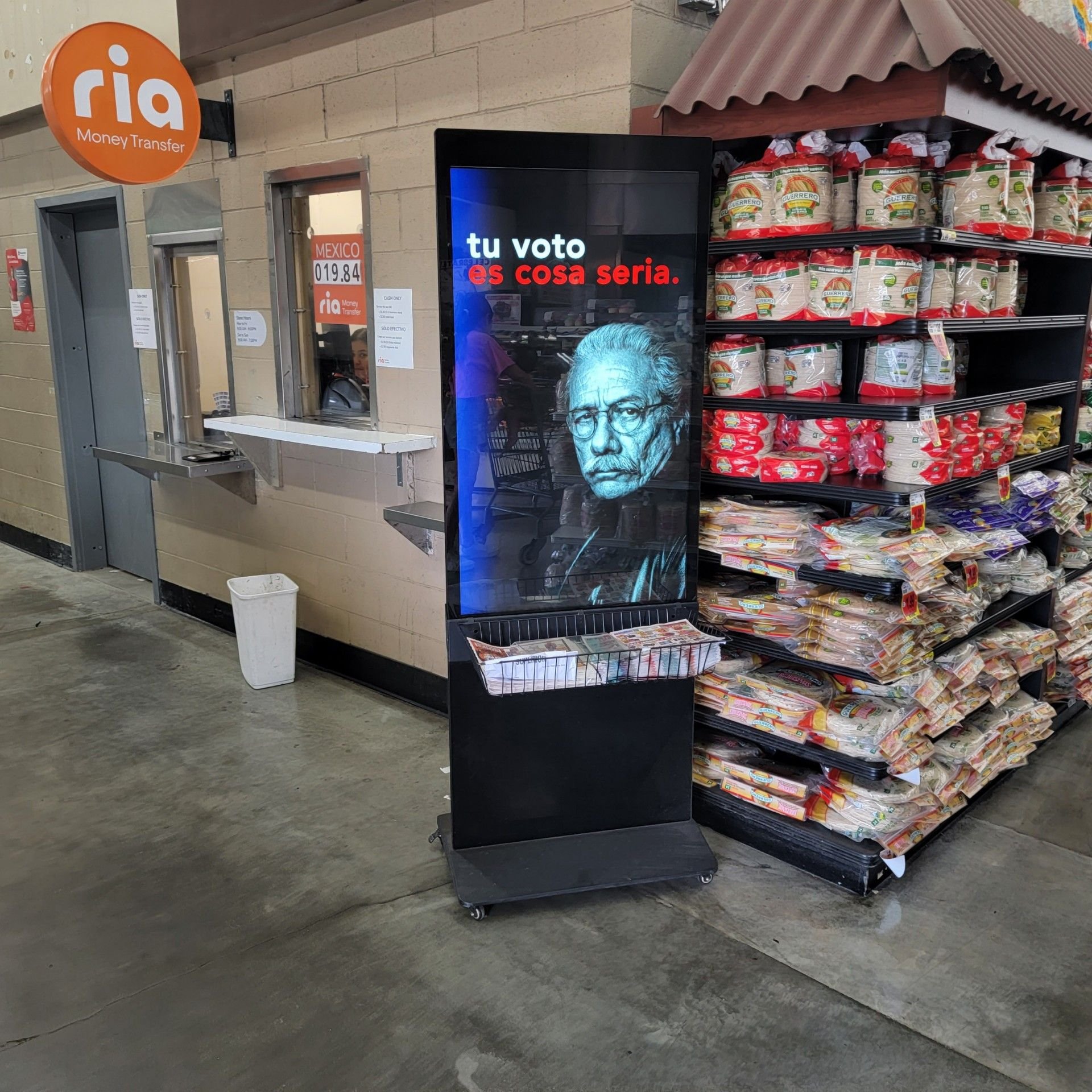 Supermarket Digital Frontend Welcome Kiosks